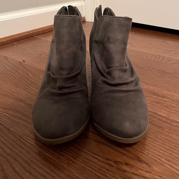 report gray booties